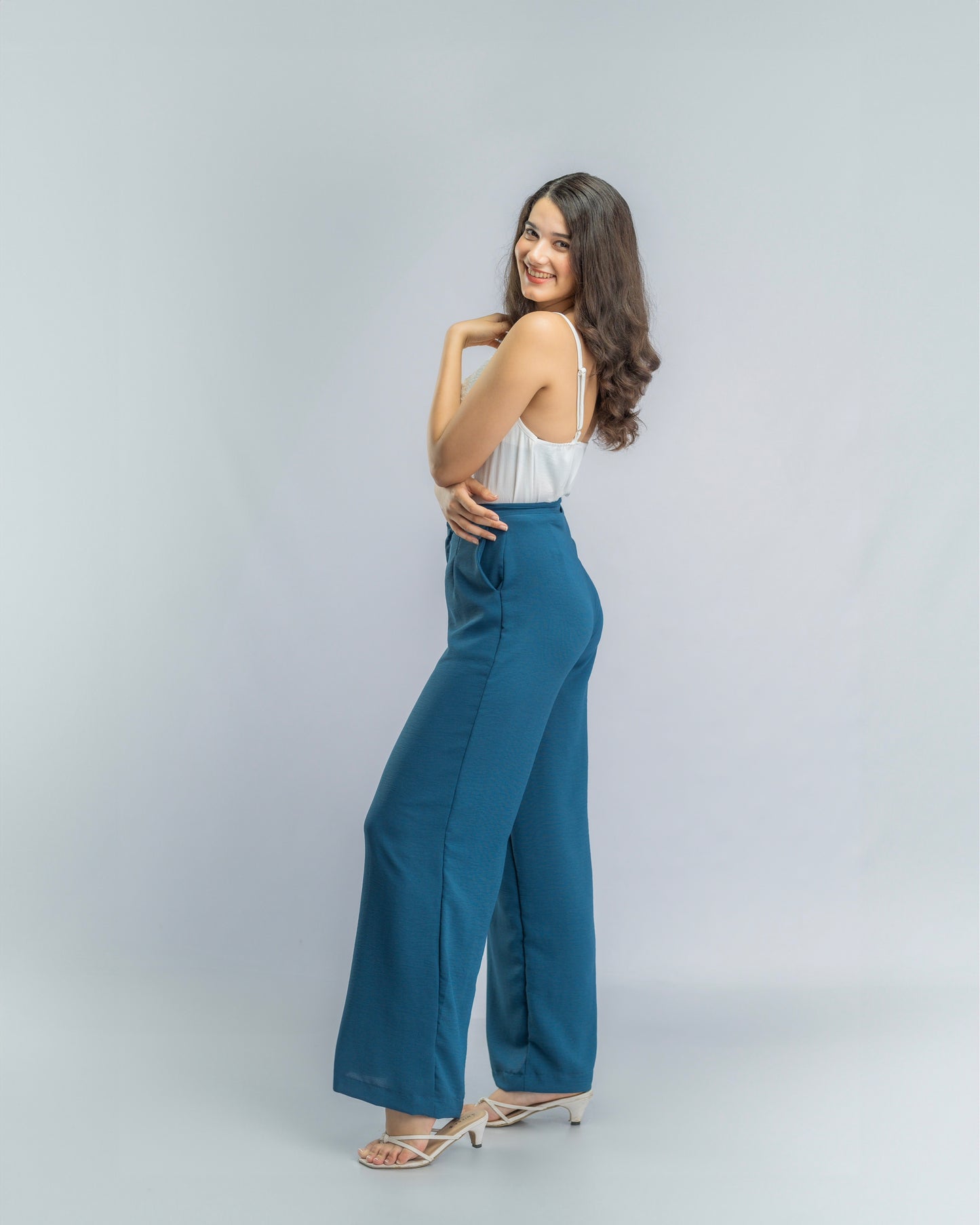 Blue pleated pant