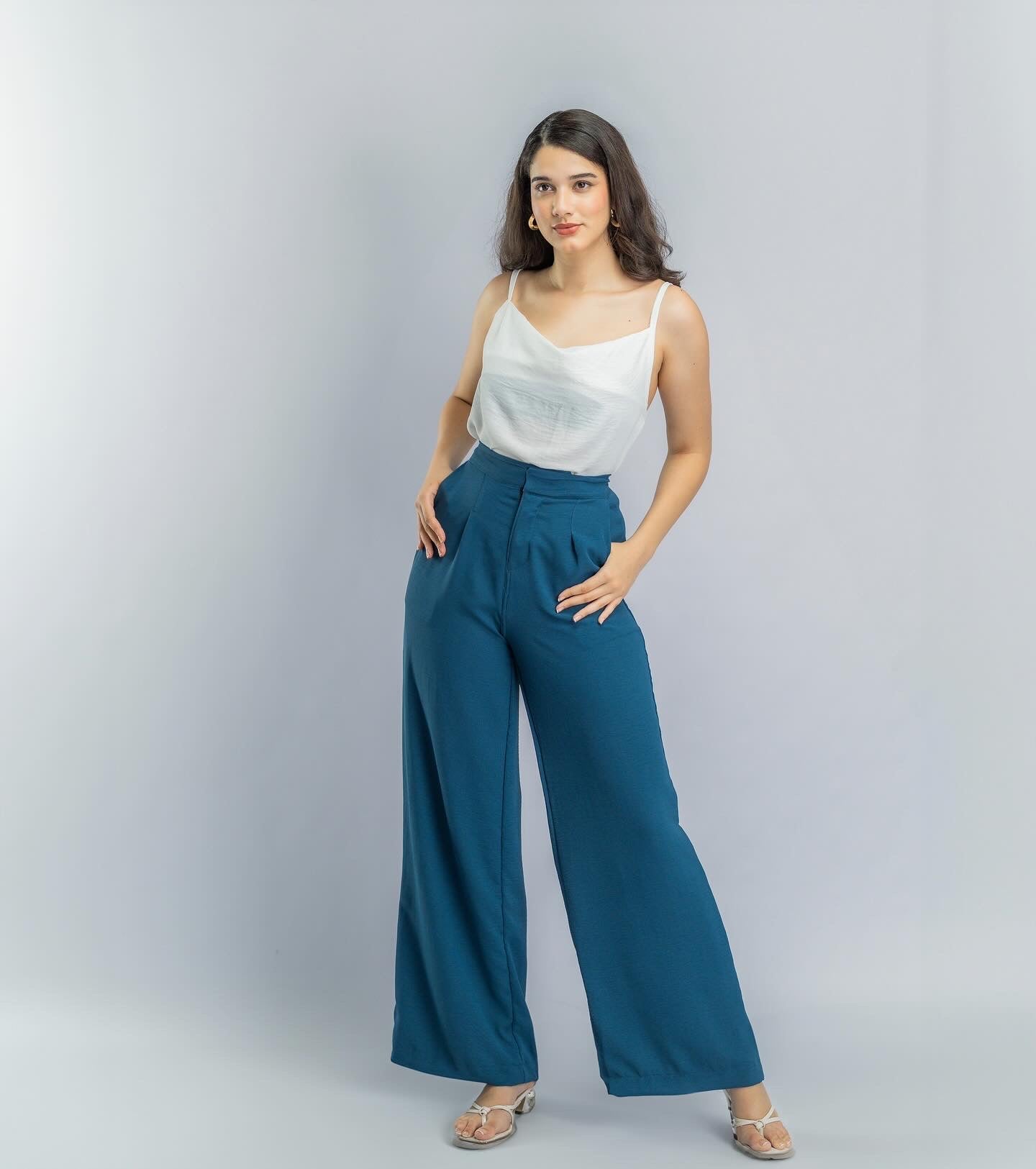 Blue pleated pant