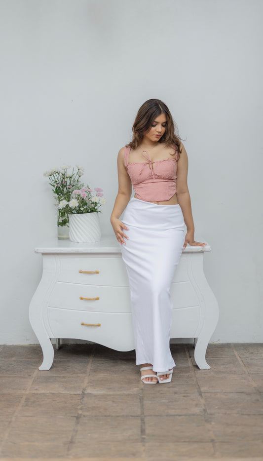 White back slit skirt