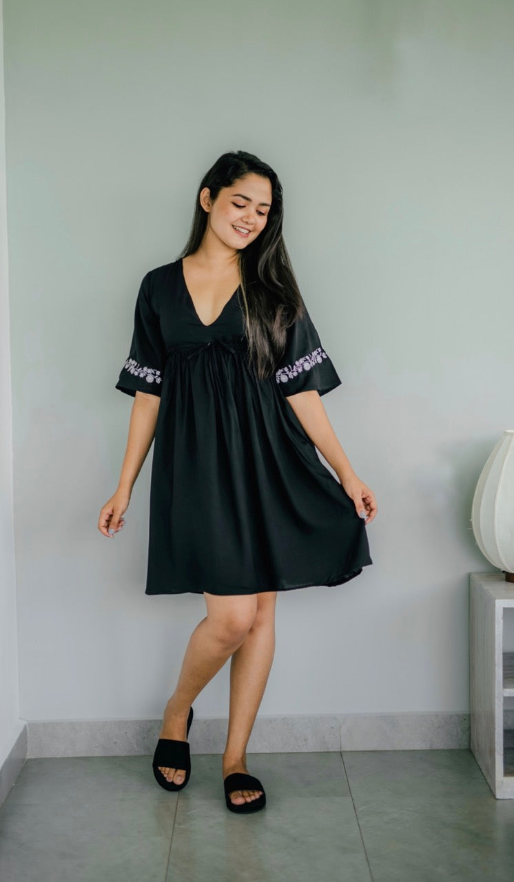 Relax fit tiered embroidered midi dress